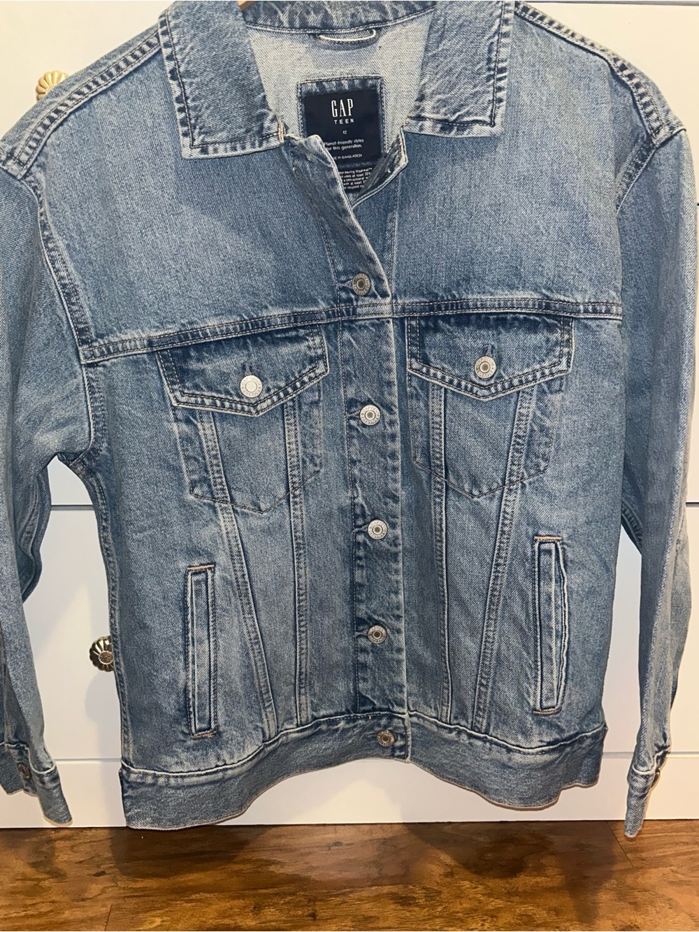 GAP Light Wash Denim Jacket in Faded Blue